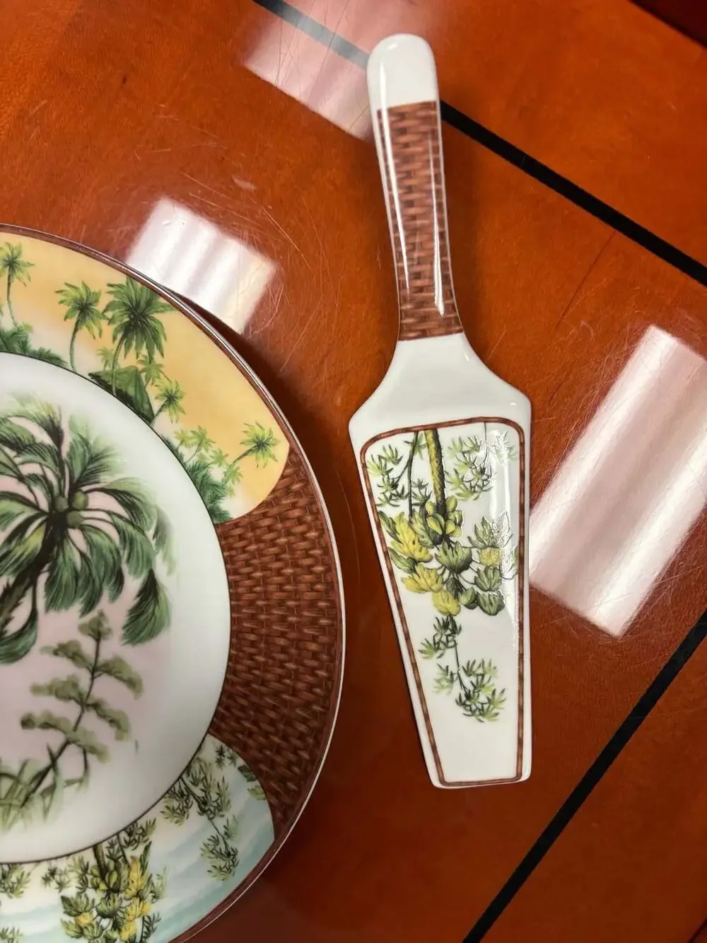 I Godinger & Co Tropical Splendor Cake Plate And Server
